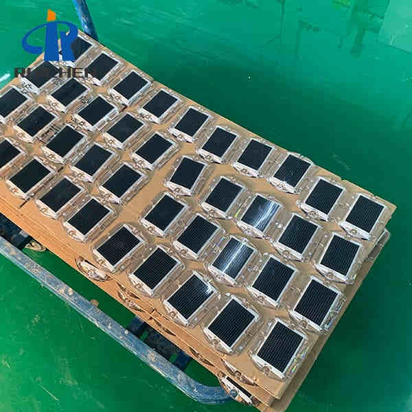 <h3>Intelligent Solar Stud Light For Road</h3>
